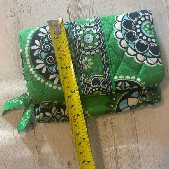 Vera Bradley Green Cupcake Bifold Wallet Blue Paisley Cotton with ID Window - Picture 7 of 7